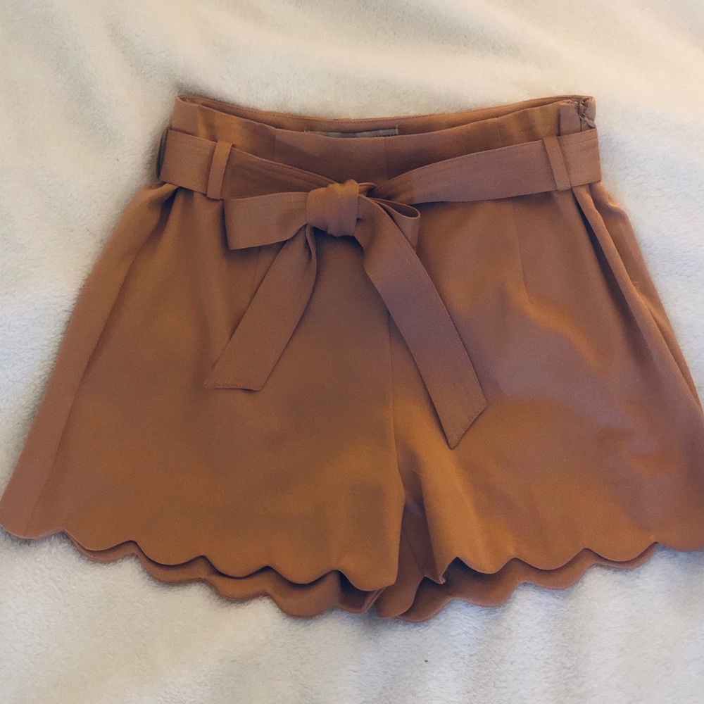 NWT Caramel/bronze scalloped shorts